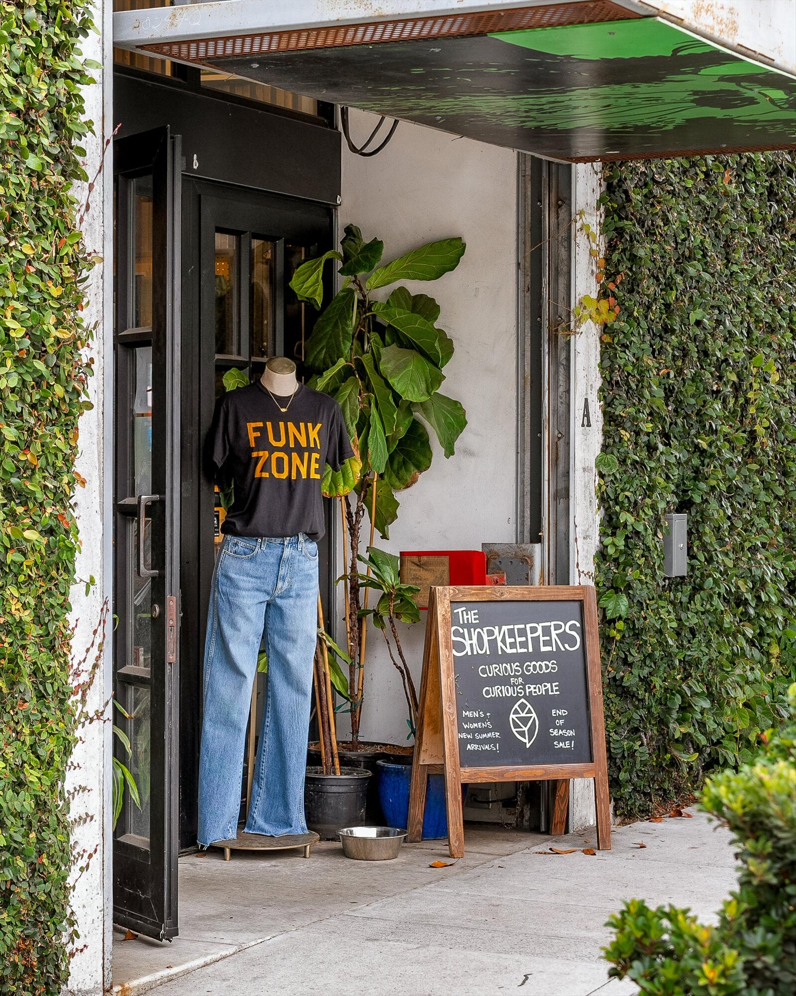 218 Santa Barbara Street Unit: B
