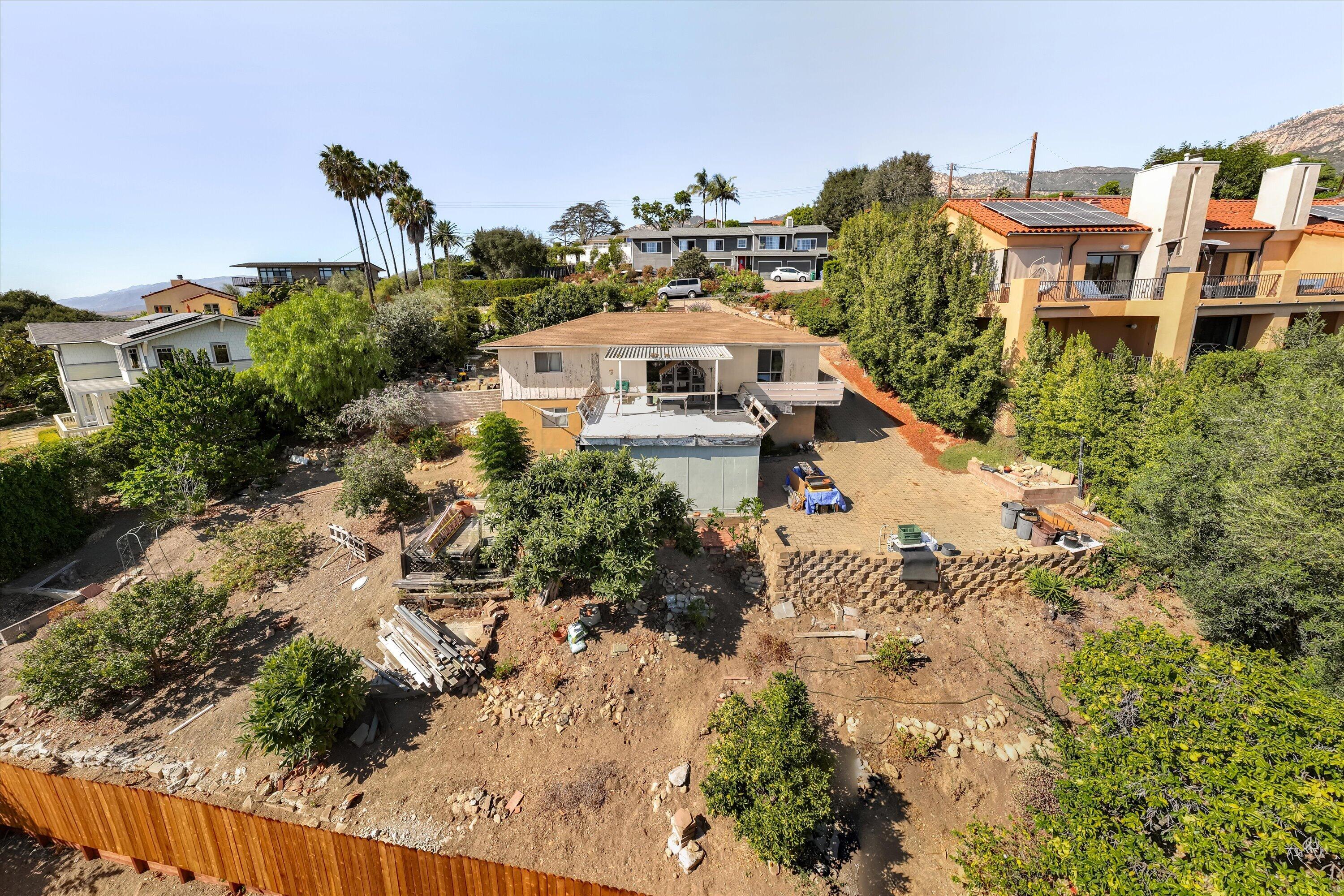 2662 Montrose Place