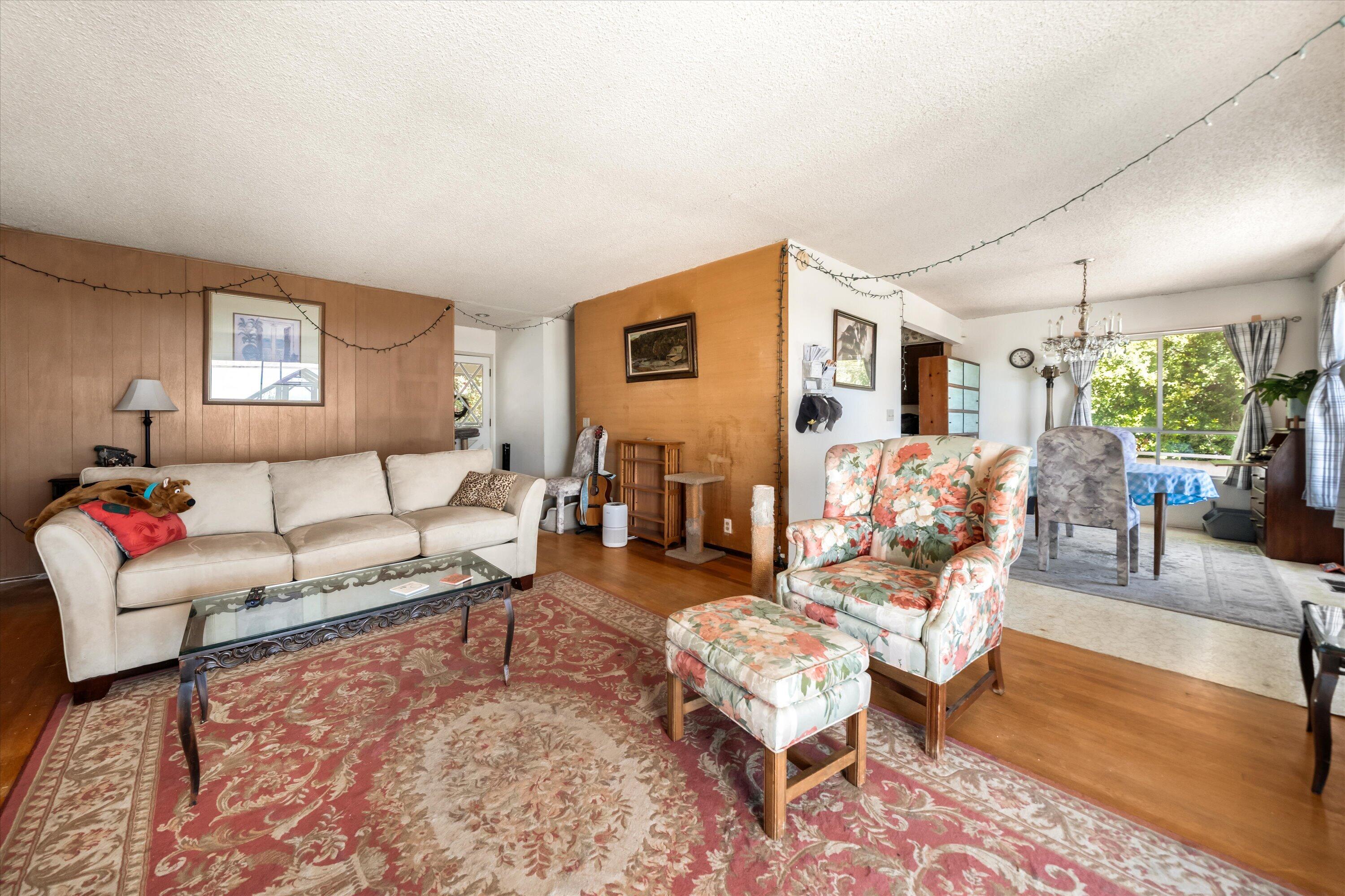 2662 Montrose Place