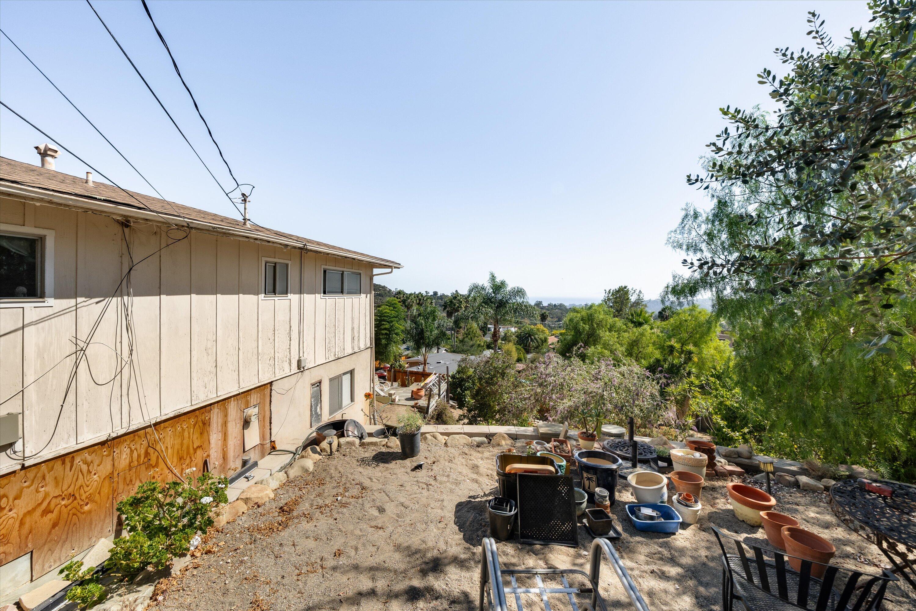 2662 Montrose Place