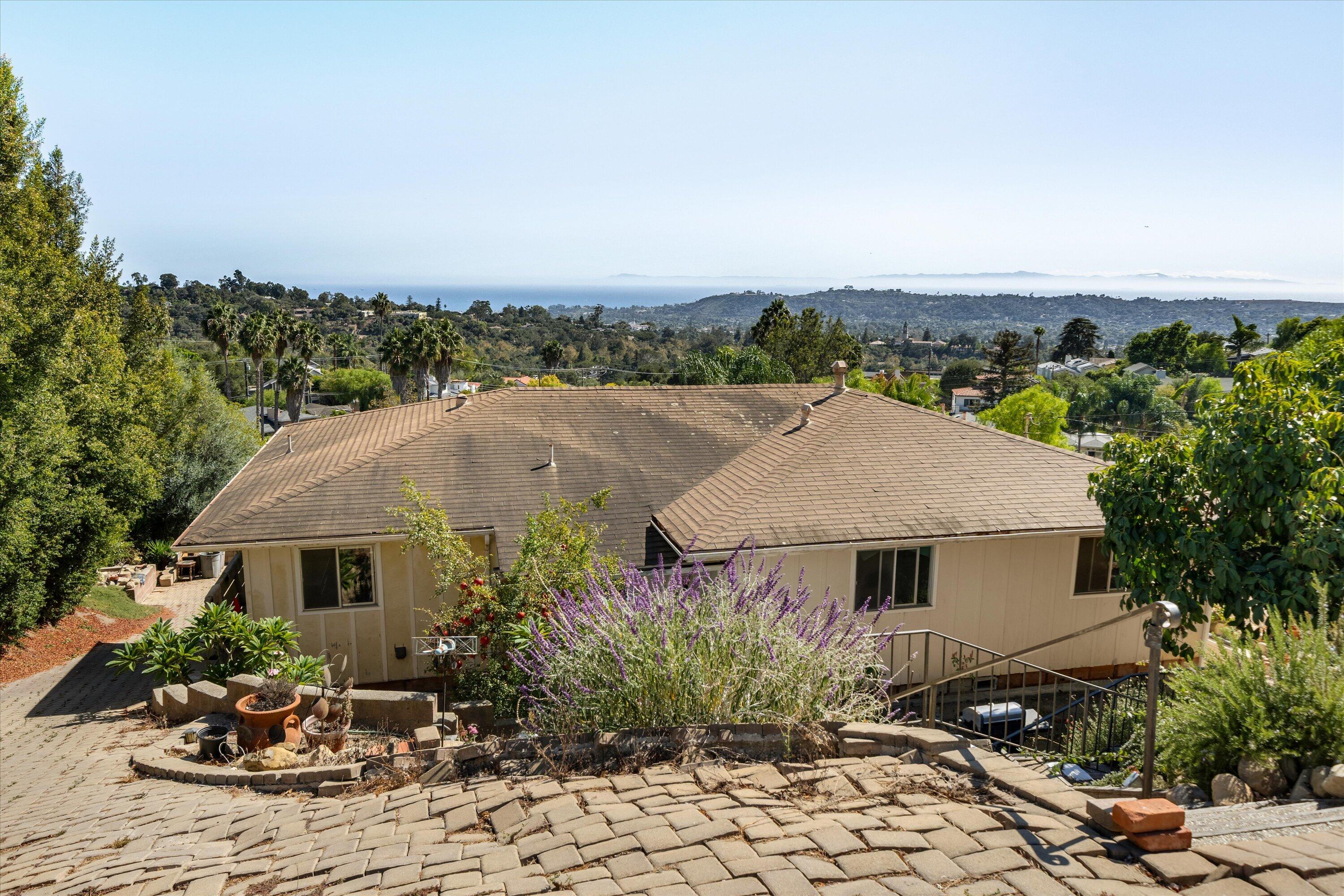2662 Montrose Place