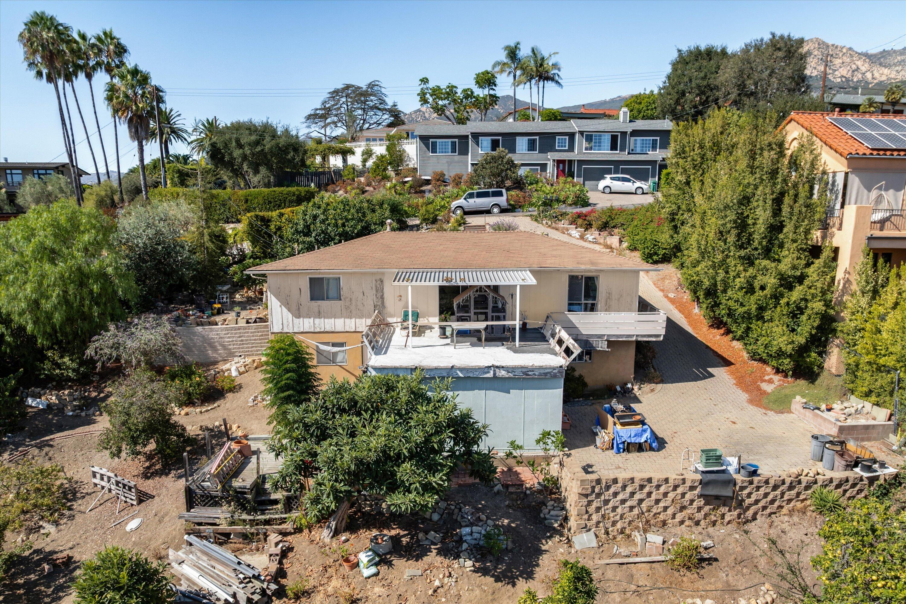 2662 Montrose Place