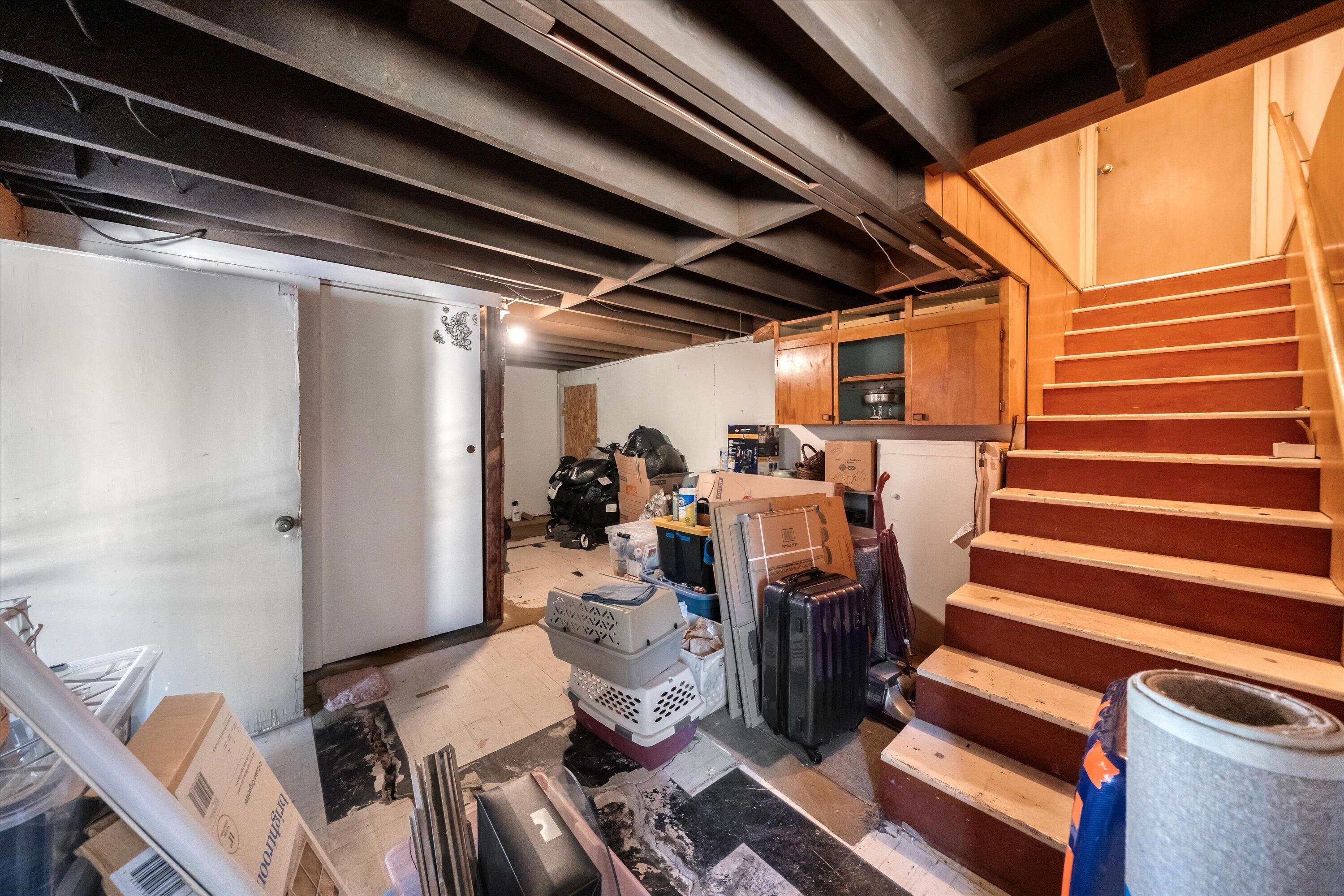 2662 Montrose Place