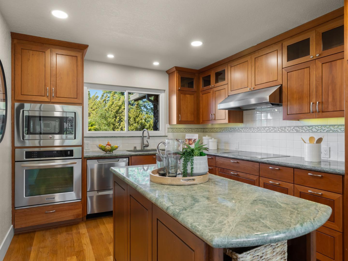 6746 Lookout Bend