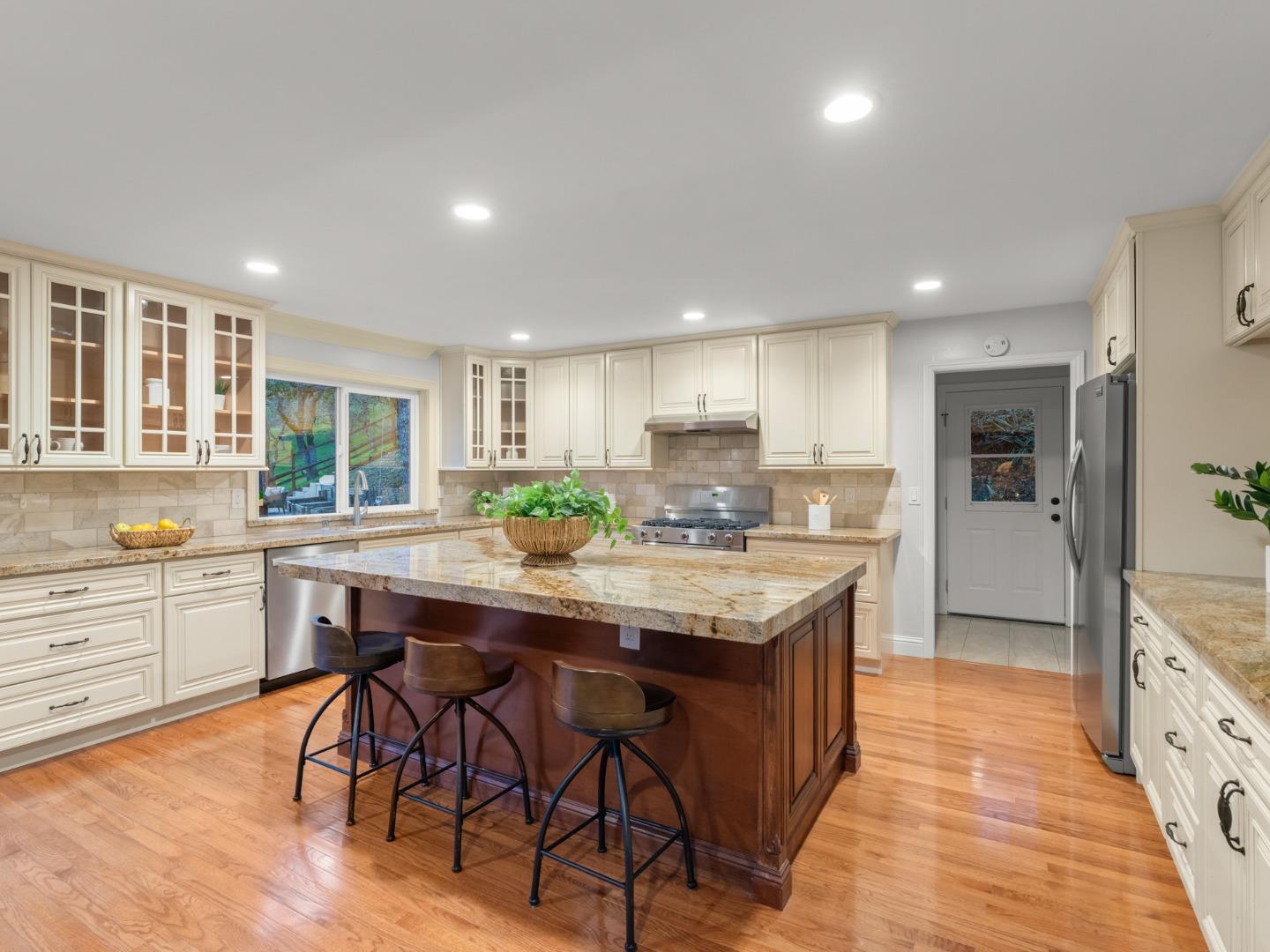 6834 Rockview Court