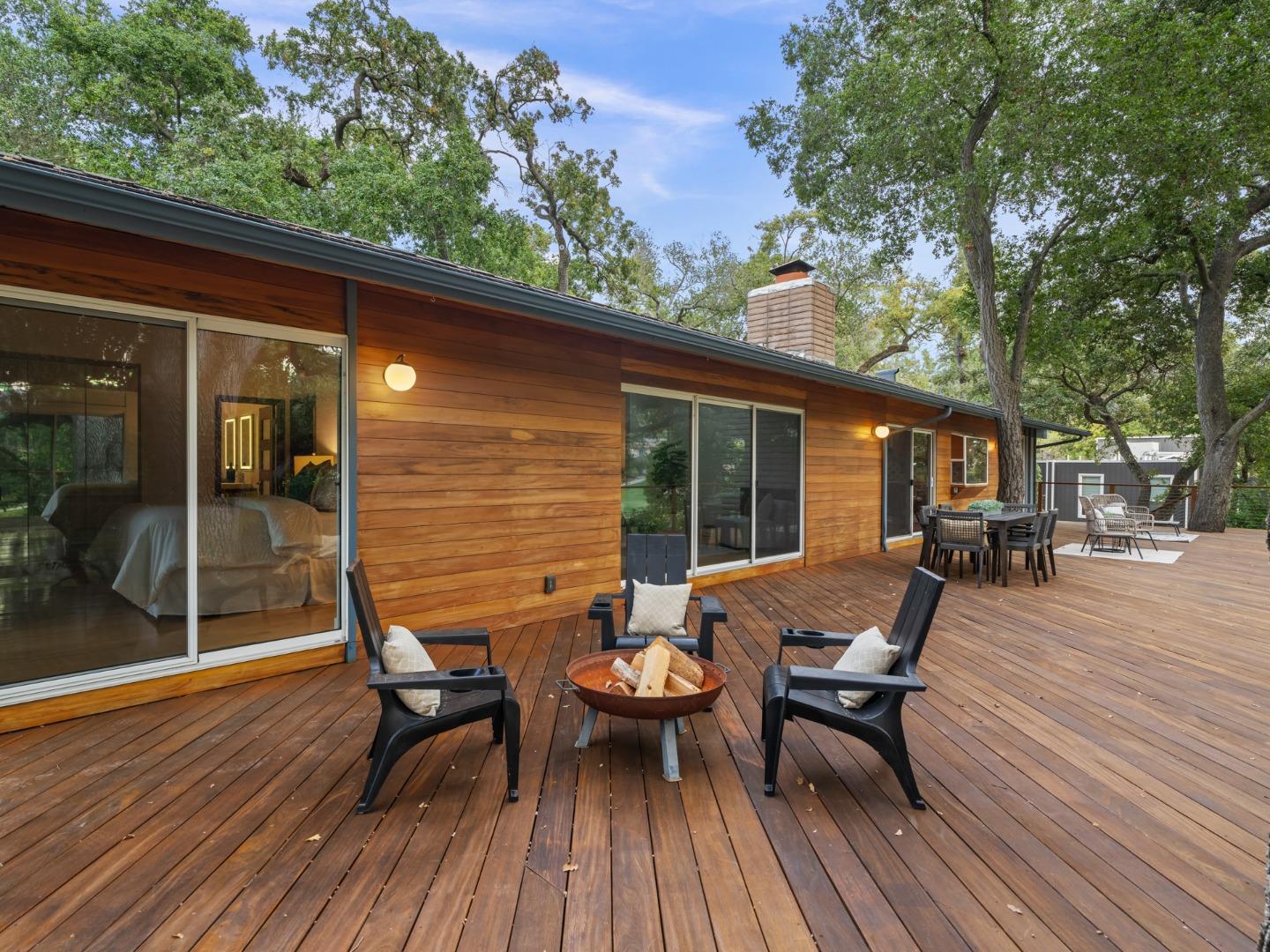 1269 Chateau DR