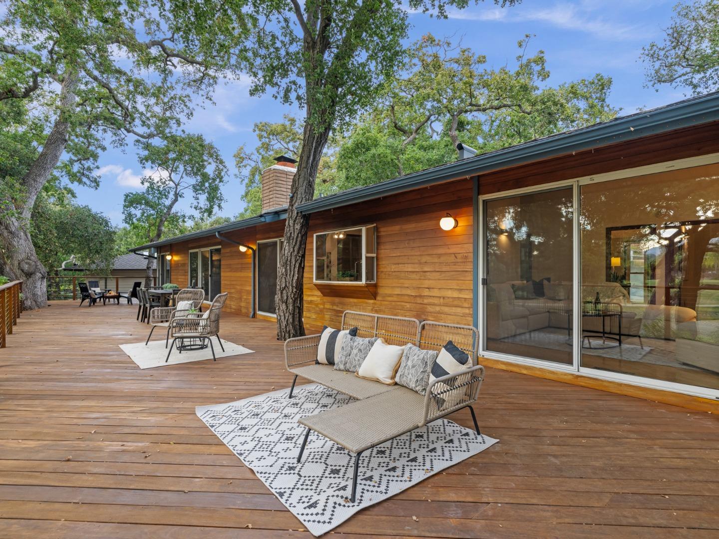 1269 Chateau DR