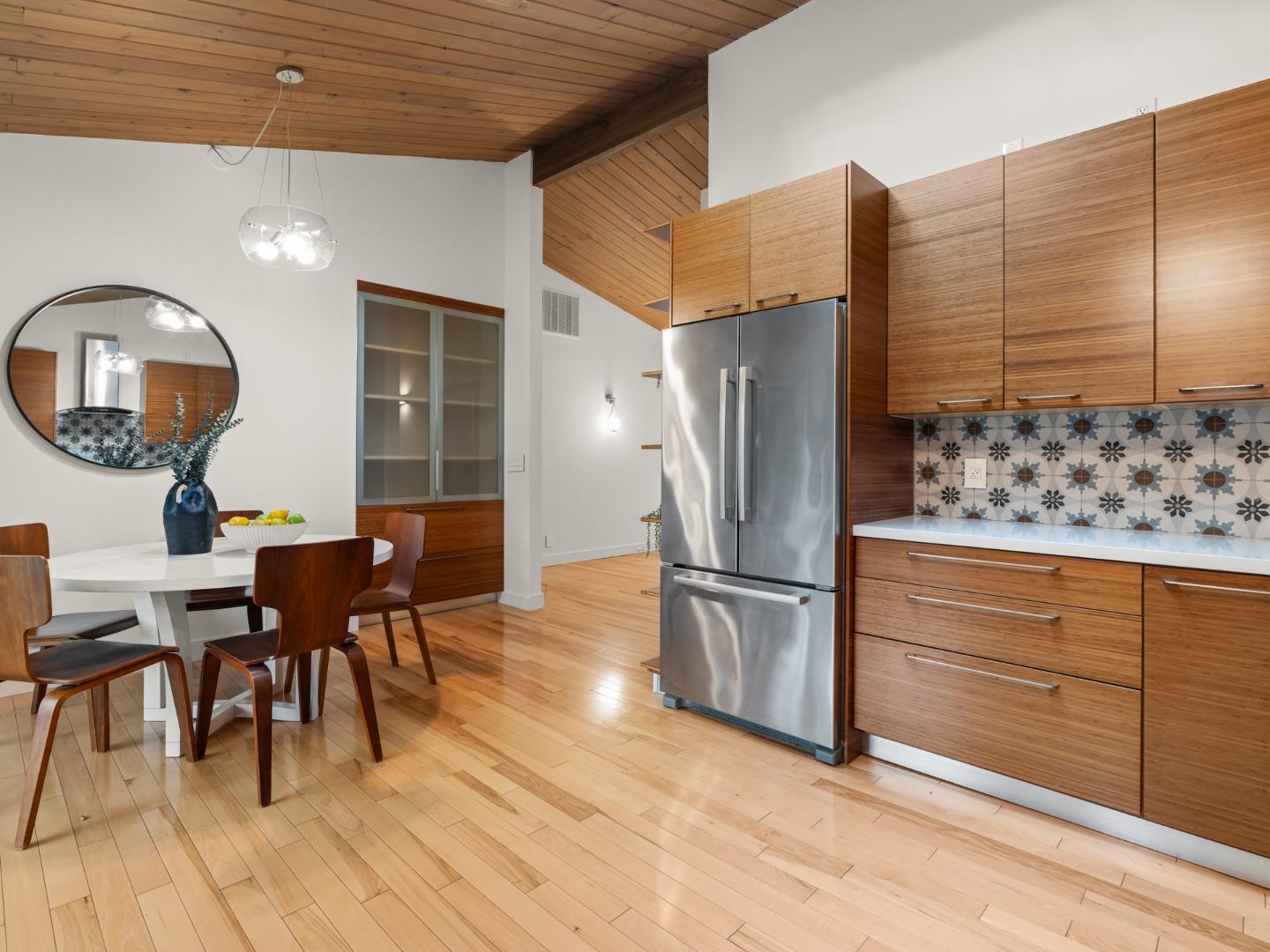 1269 Chateau DR