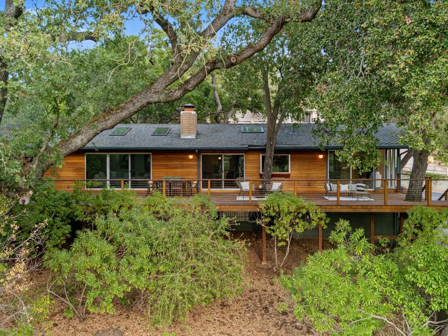 1269 Chateau DR