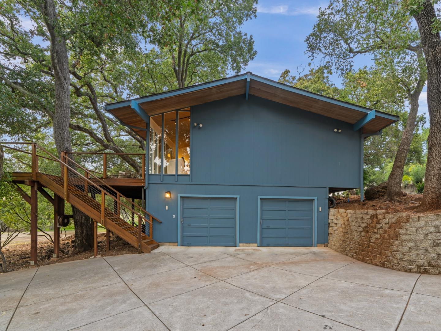 1269 Chateau DR