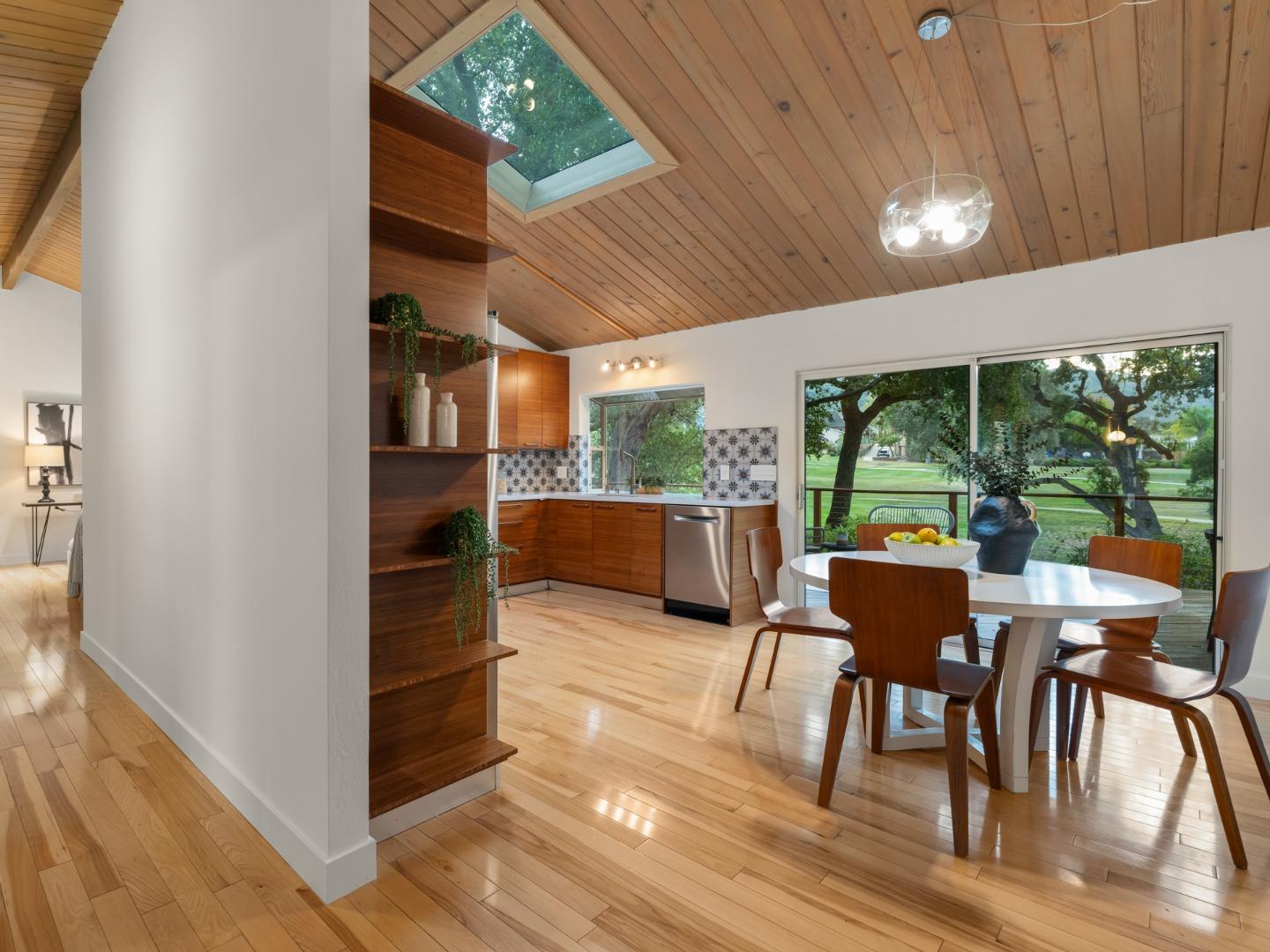1269 Chateau DR