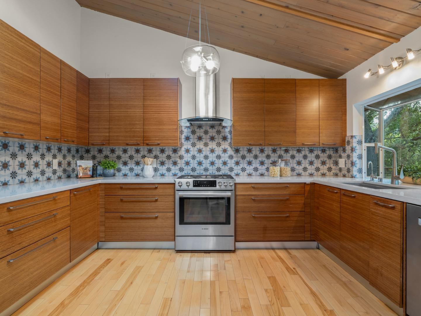 1269 Chateau DR