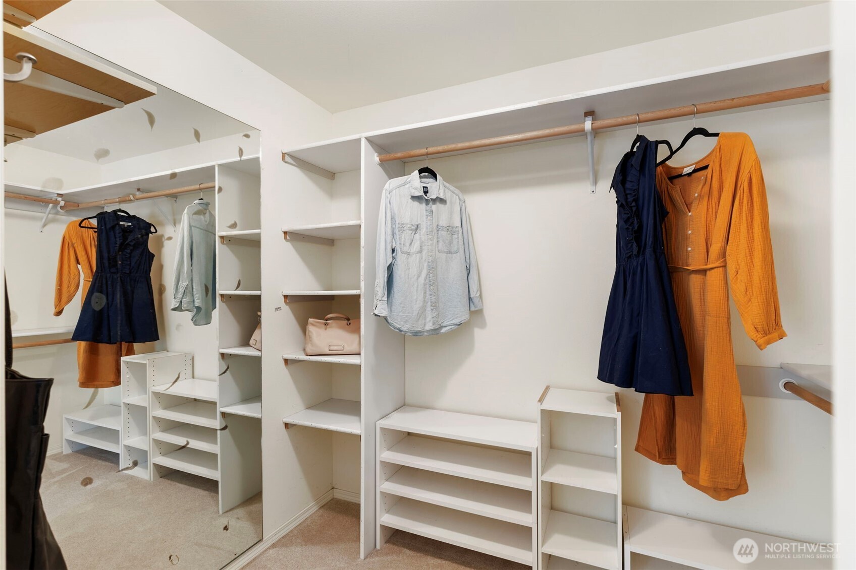 6207 NE Blakewood Court