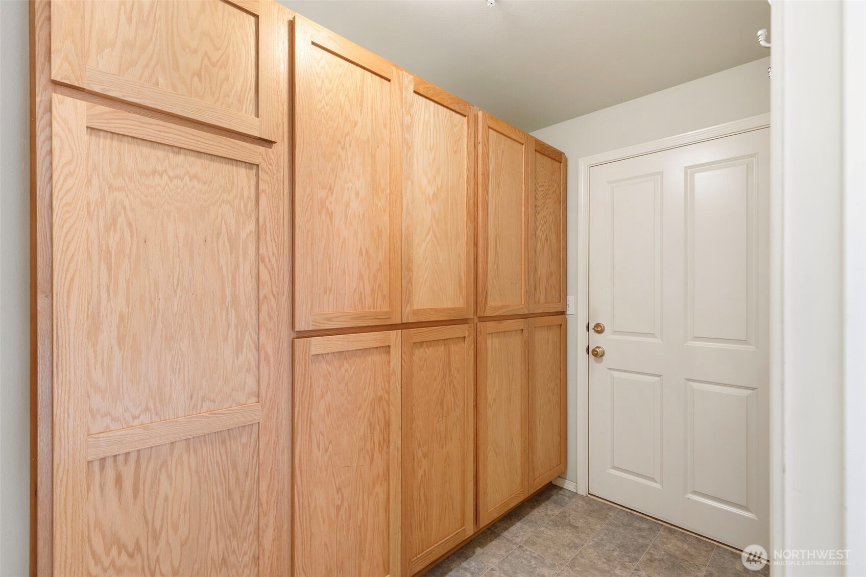 6207 NE Blakewood Court