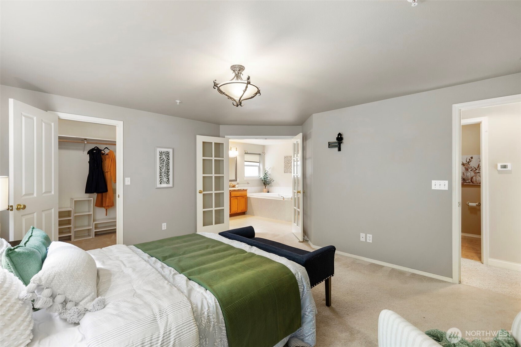 6207 NE Blakewood Court