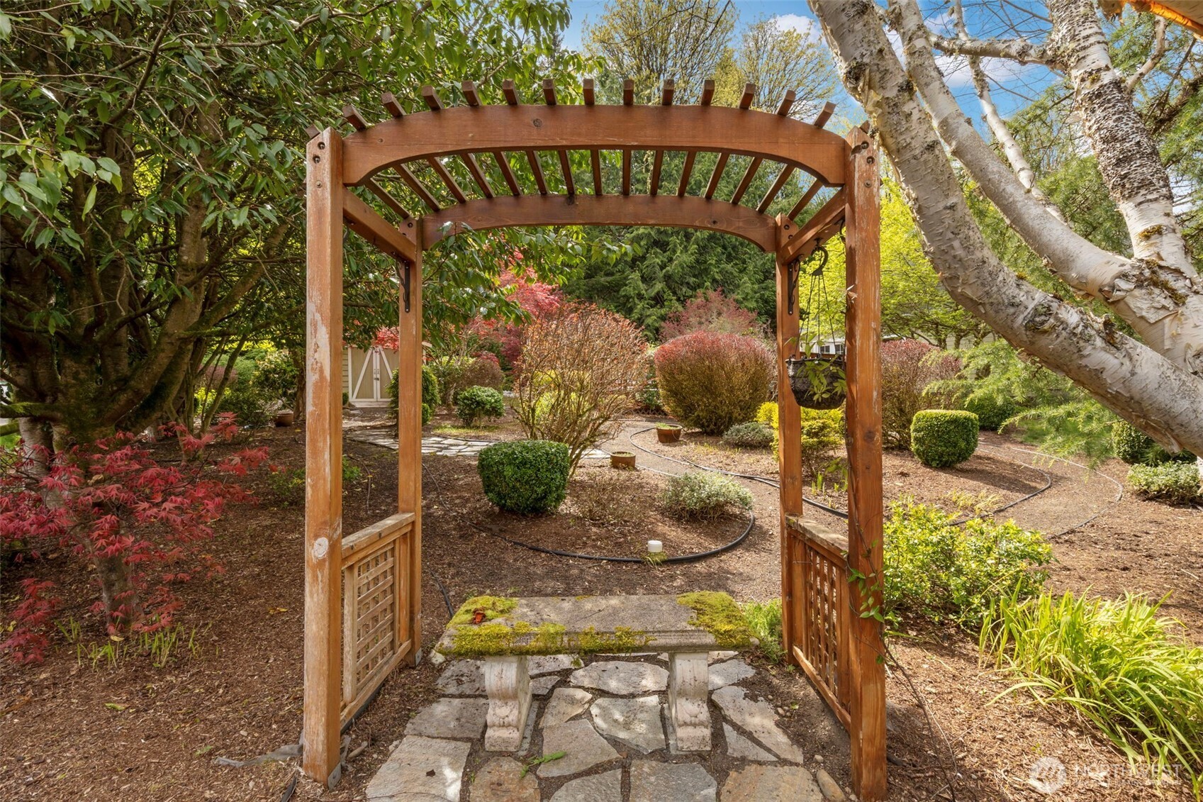 6207 NE Blakewood Court