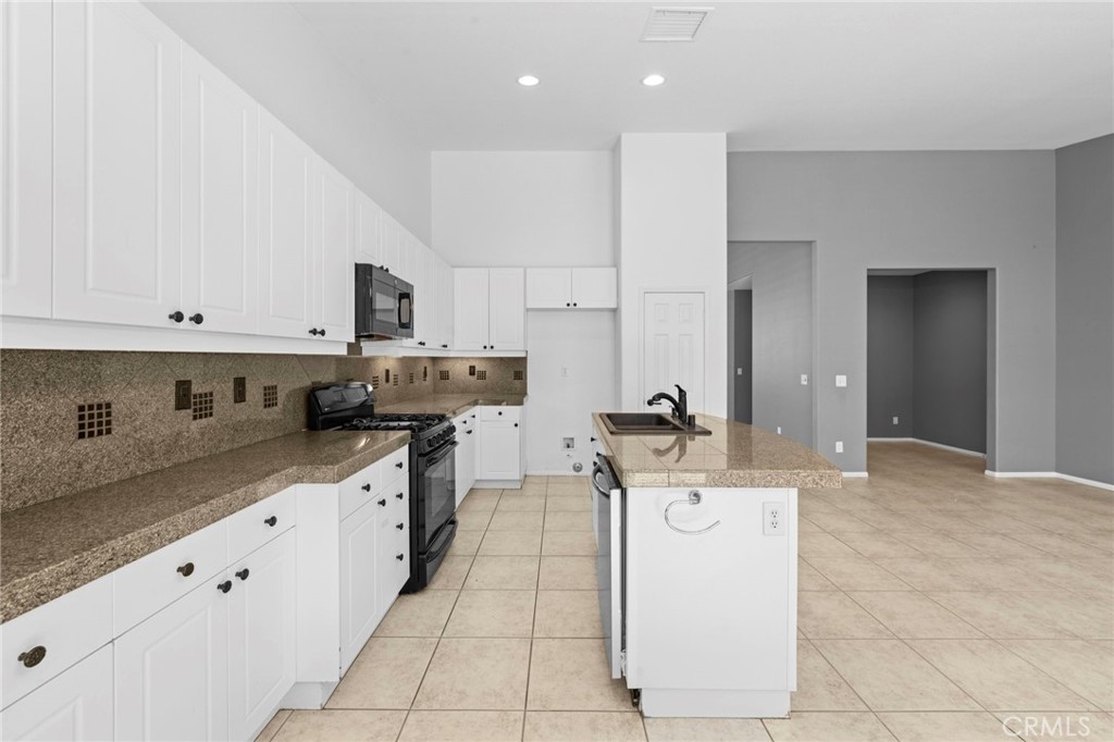 40870 Bouvier Court