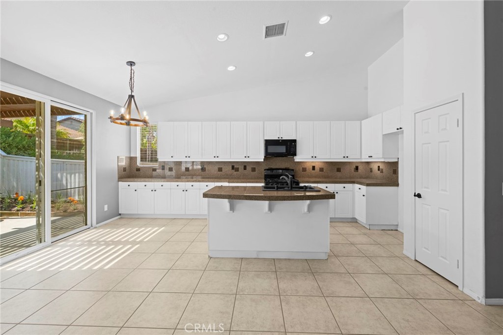40870 Bouvier Court