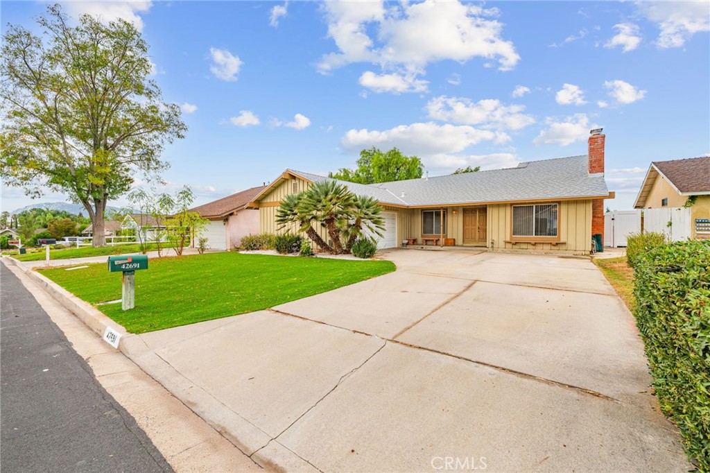 42691 San Julian Place