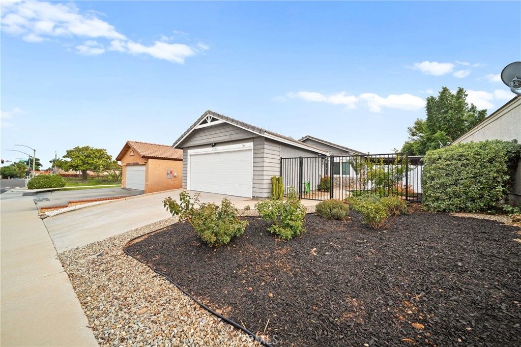 27780 Hillpointe Drive