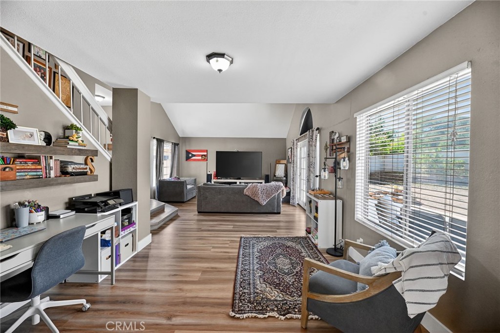 39055 Via Las Sintras