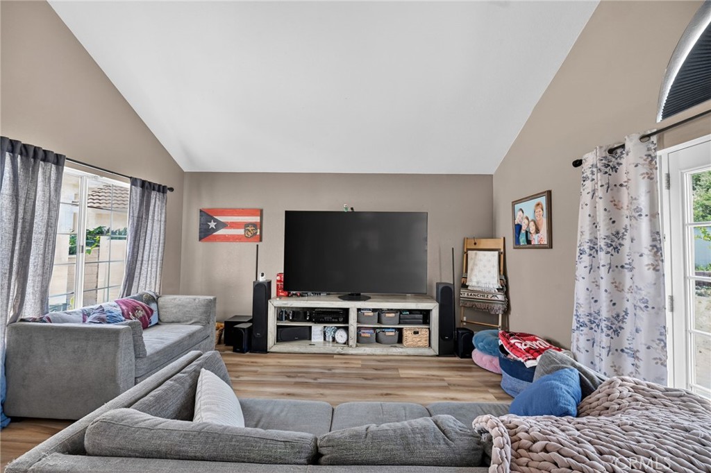 39055 Via Las Sintras