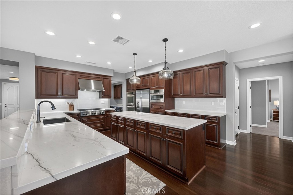 46093 Hunter Trail