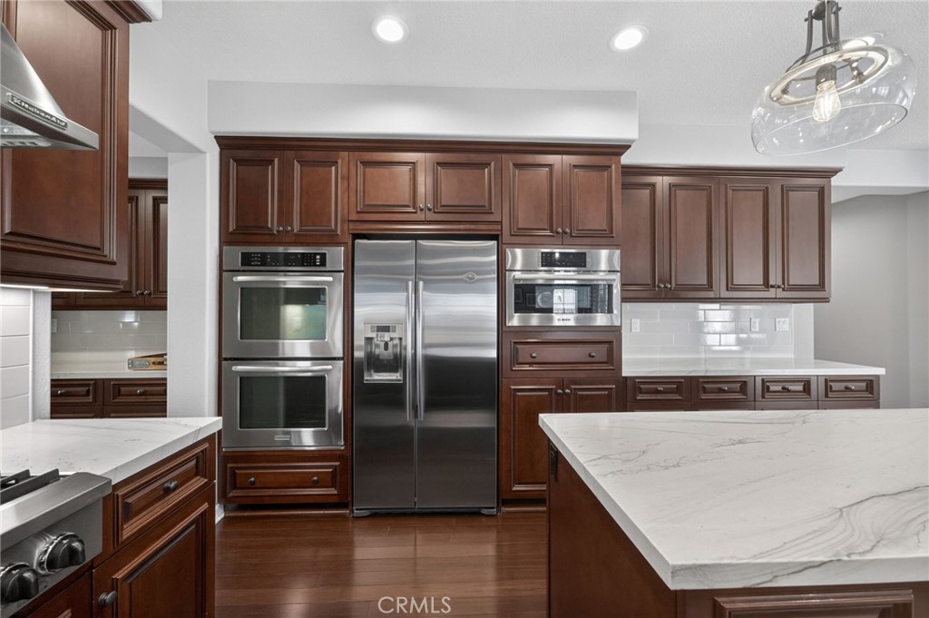 46093 Hunter Trail
