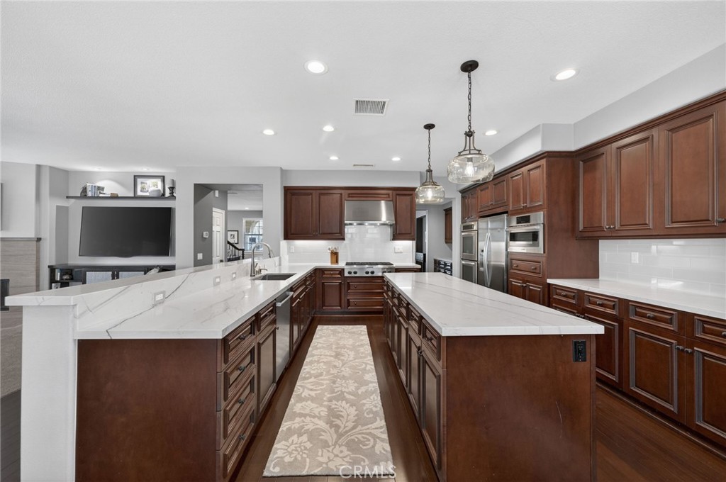 46093 Hunter Trail