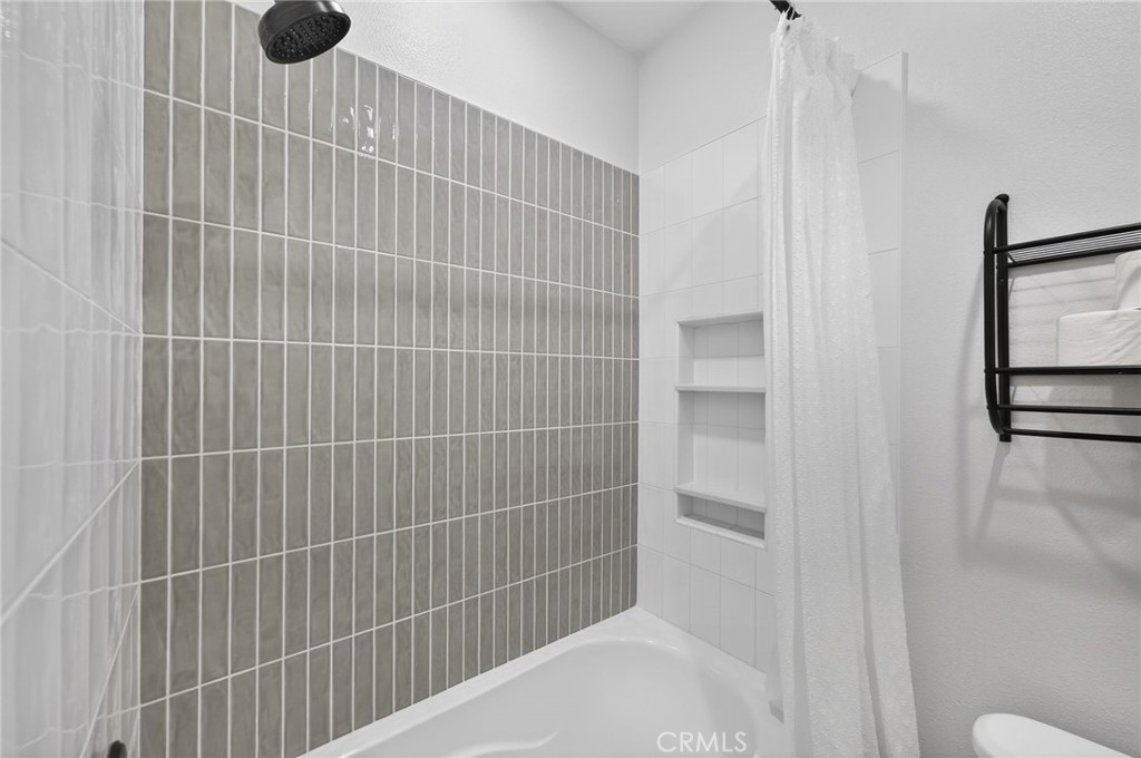 46093 Hunter Trail