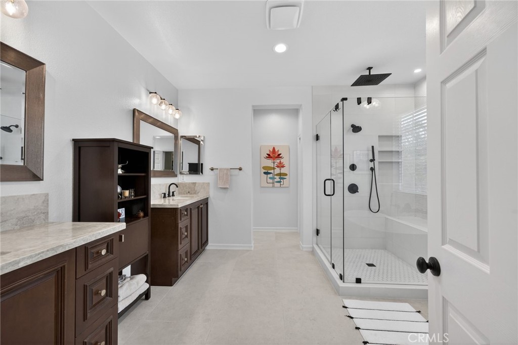46093 Hunter Trail