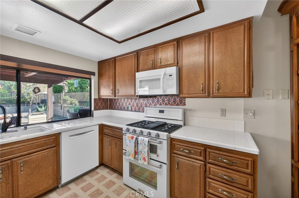 2218 Redwood Drive