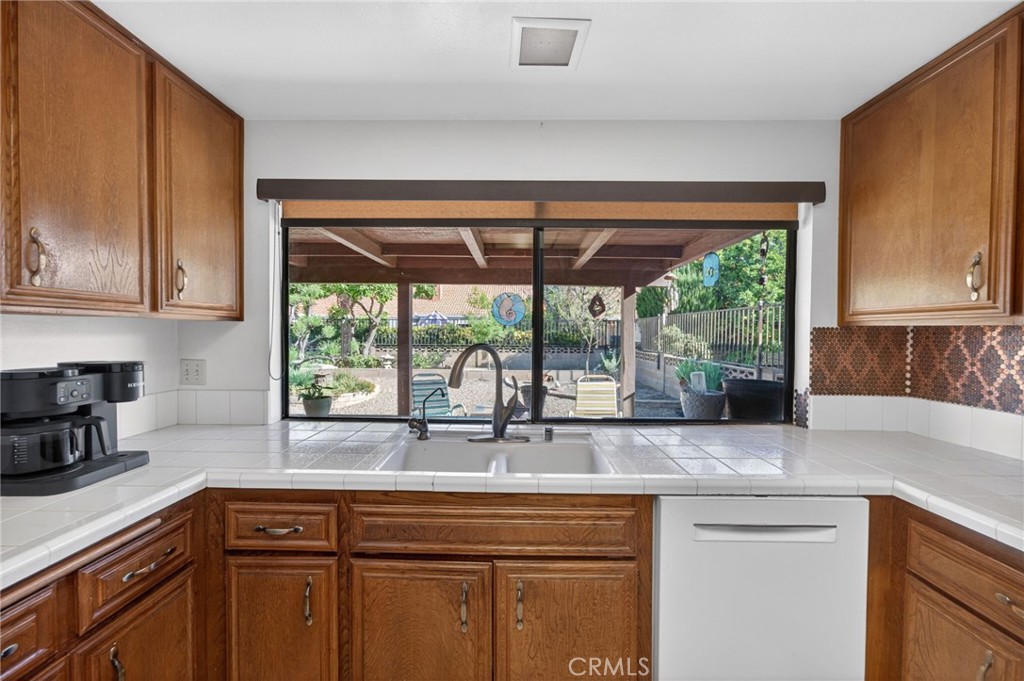 2218 Redwood Drive