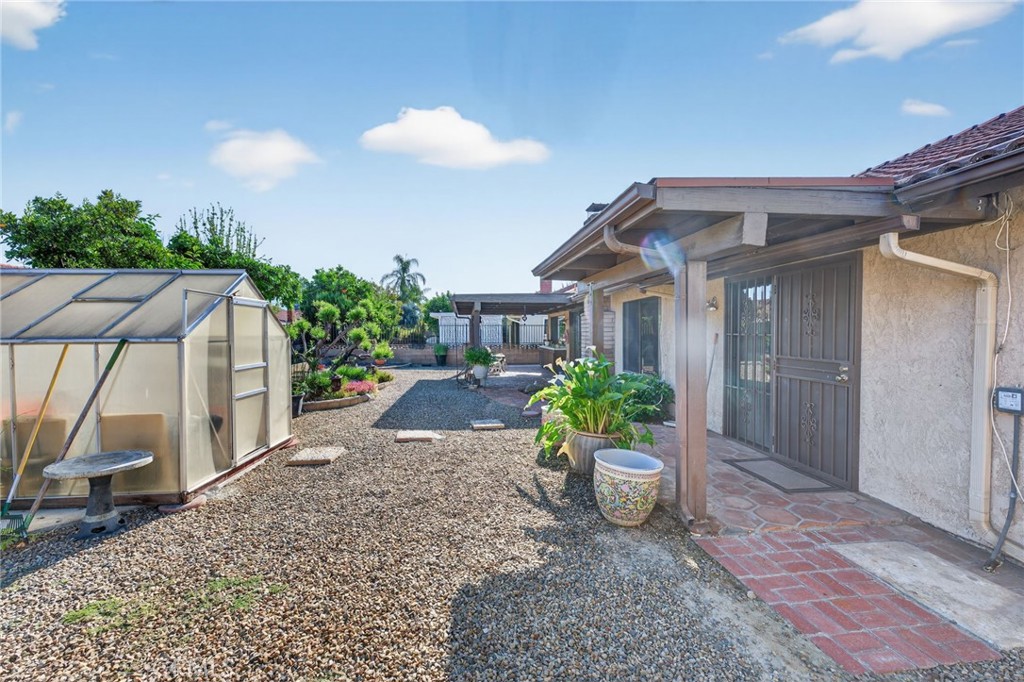 2218 Redwood Drive