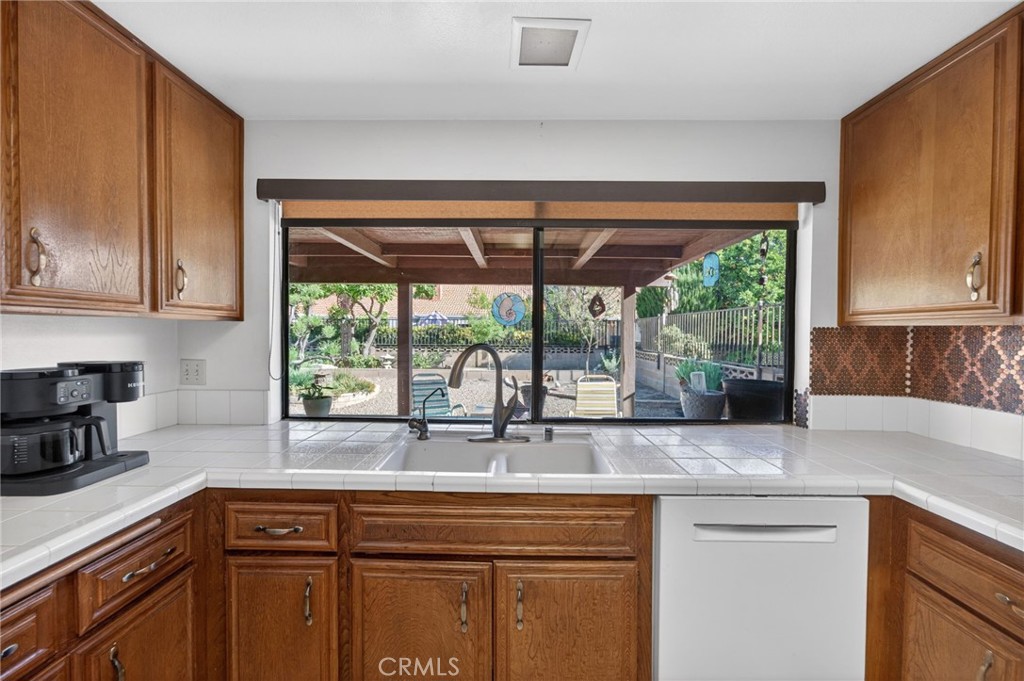 2218 Redwood Drive