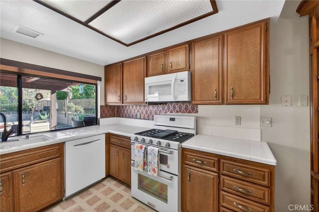 2218 Redwood Drive