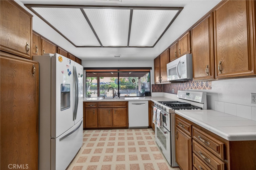 2218 Redwood Drive