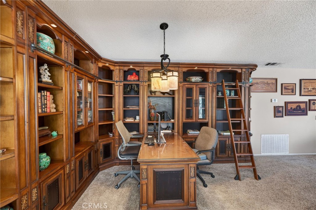 2218 Redwood Drive