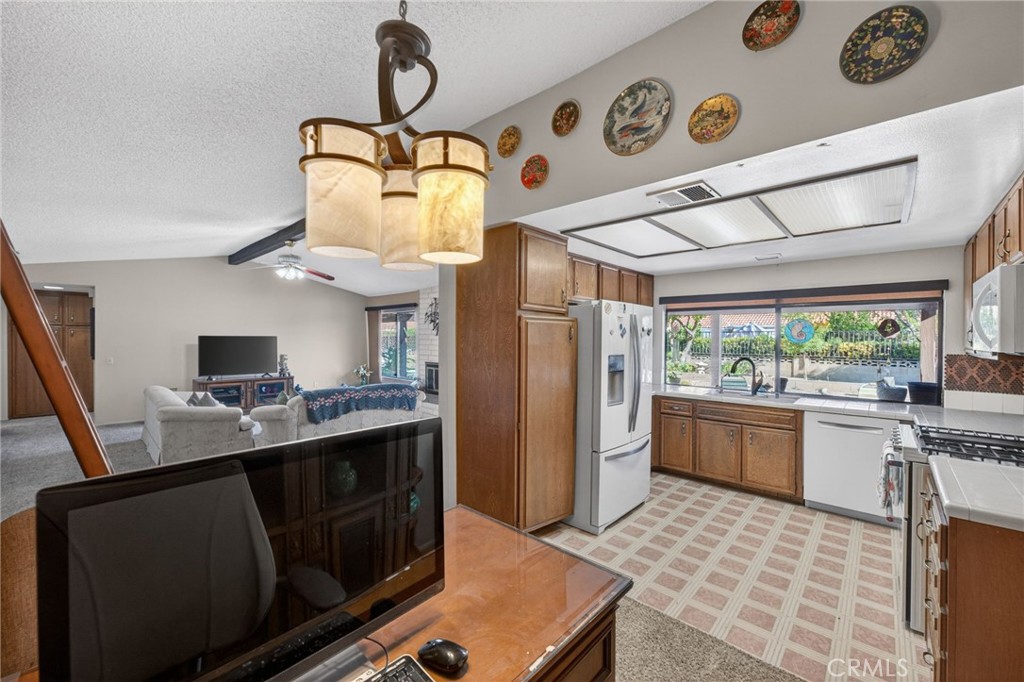 2218 Redwood Drive