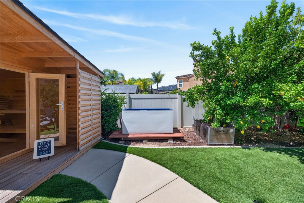 32183 Elk Grove