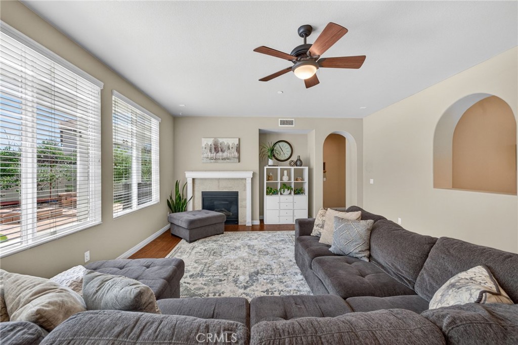32183 Elk Grove