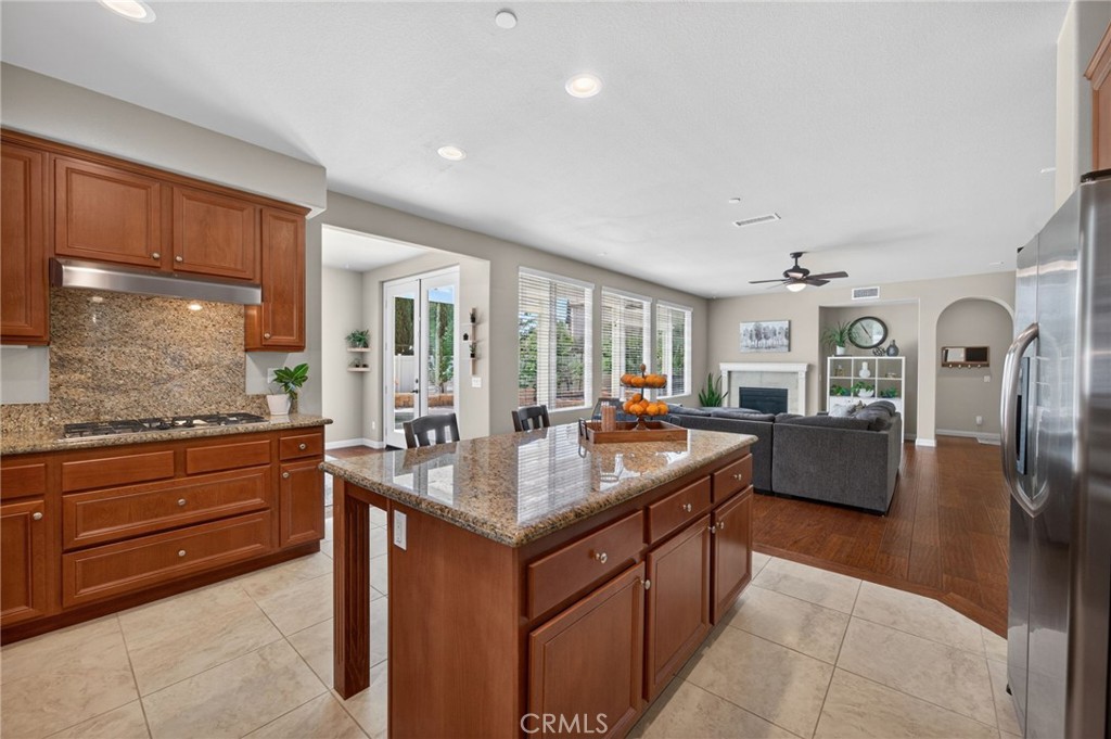 32183 Elk Grove