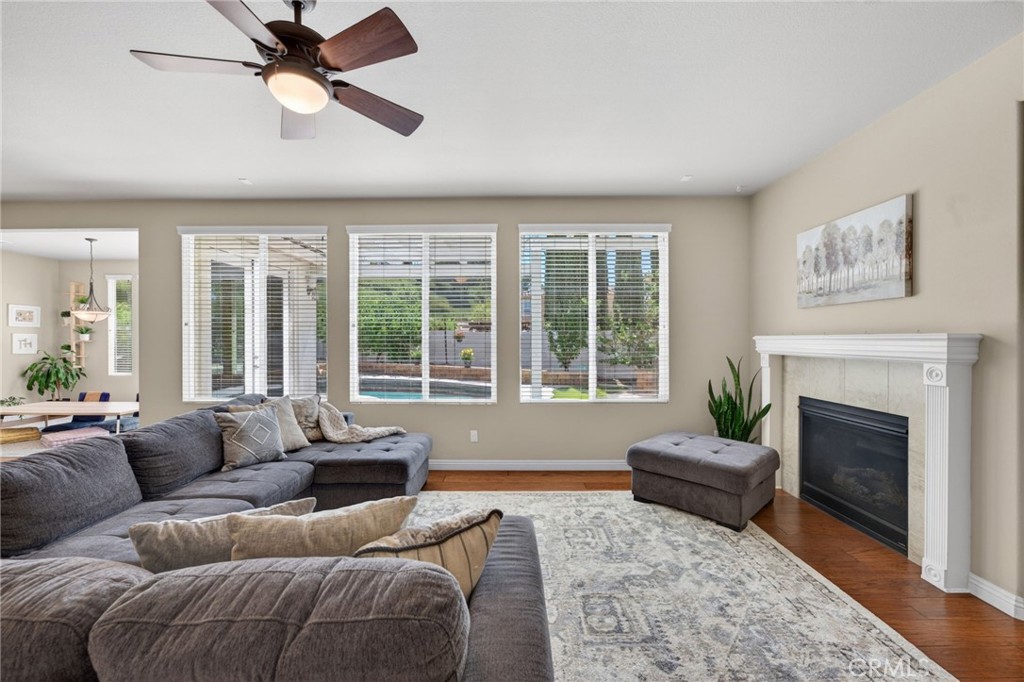 32183 Elk Grove