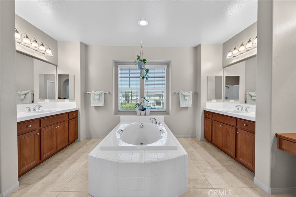 32183 Elk Grove