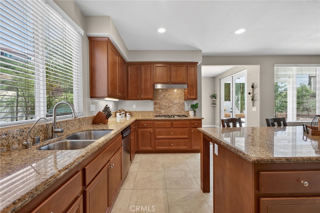 32183 Elk Grove