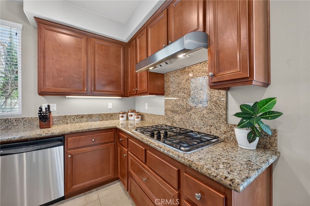 32183 Elk Grove