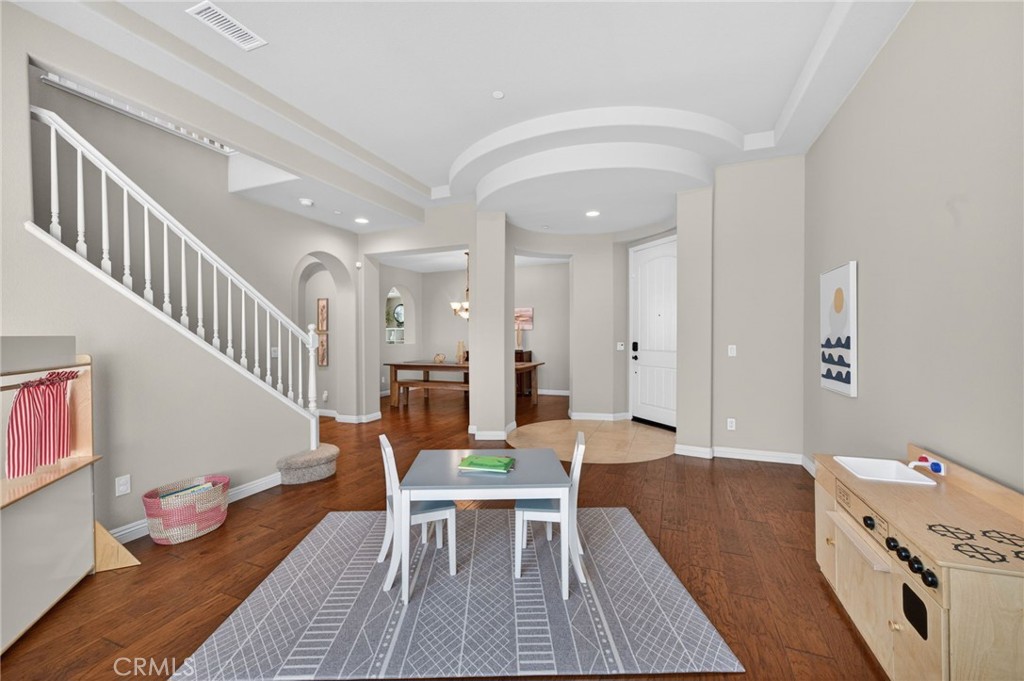 32183 Elk Grove