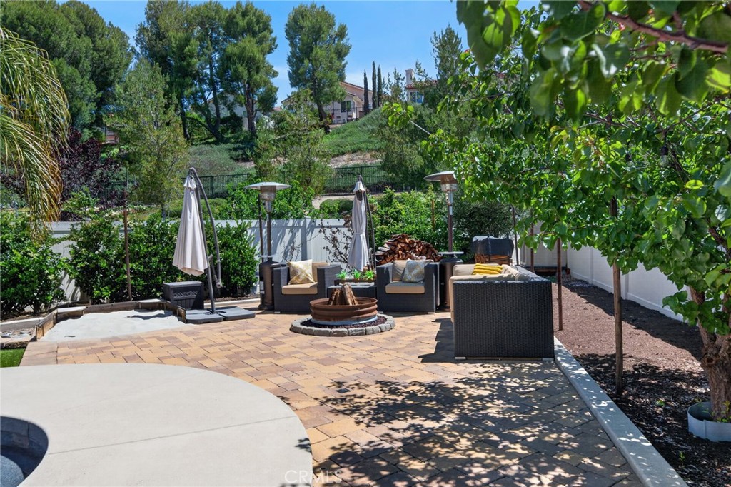 32183 Elk Grove