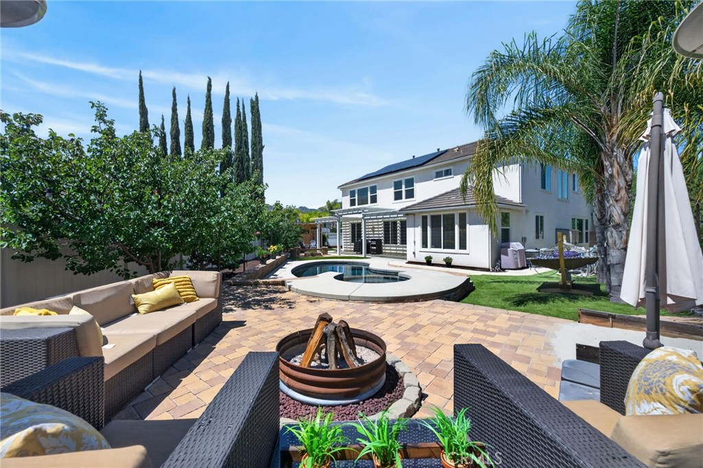 32183 Elk Grove