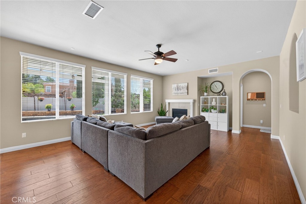 32183 Elk Grove